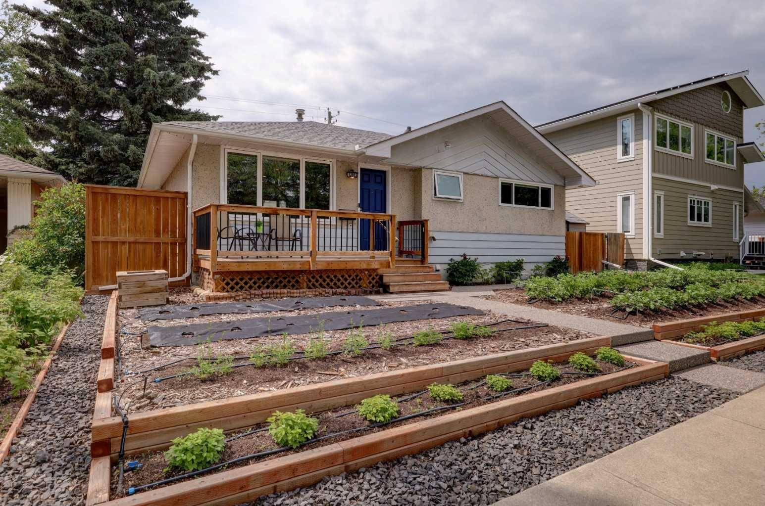 Calgary, AB T2L 2B3,3803 19 ST Northwest
