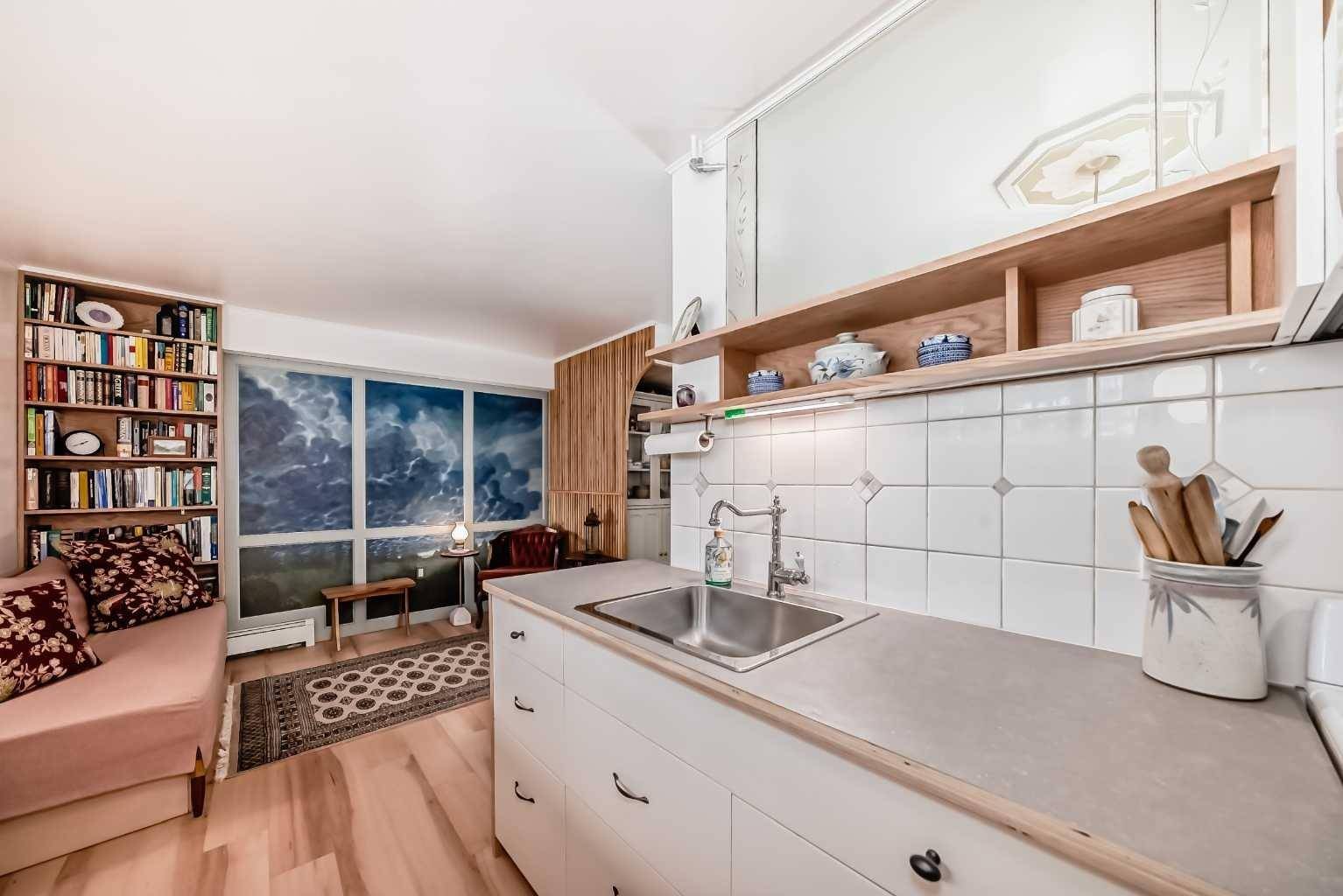 Calgary, AB T2N 0J3,701 3 AVE NW #101