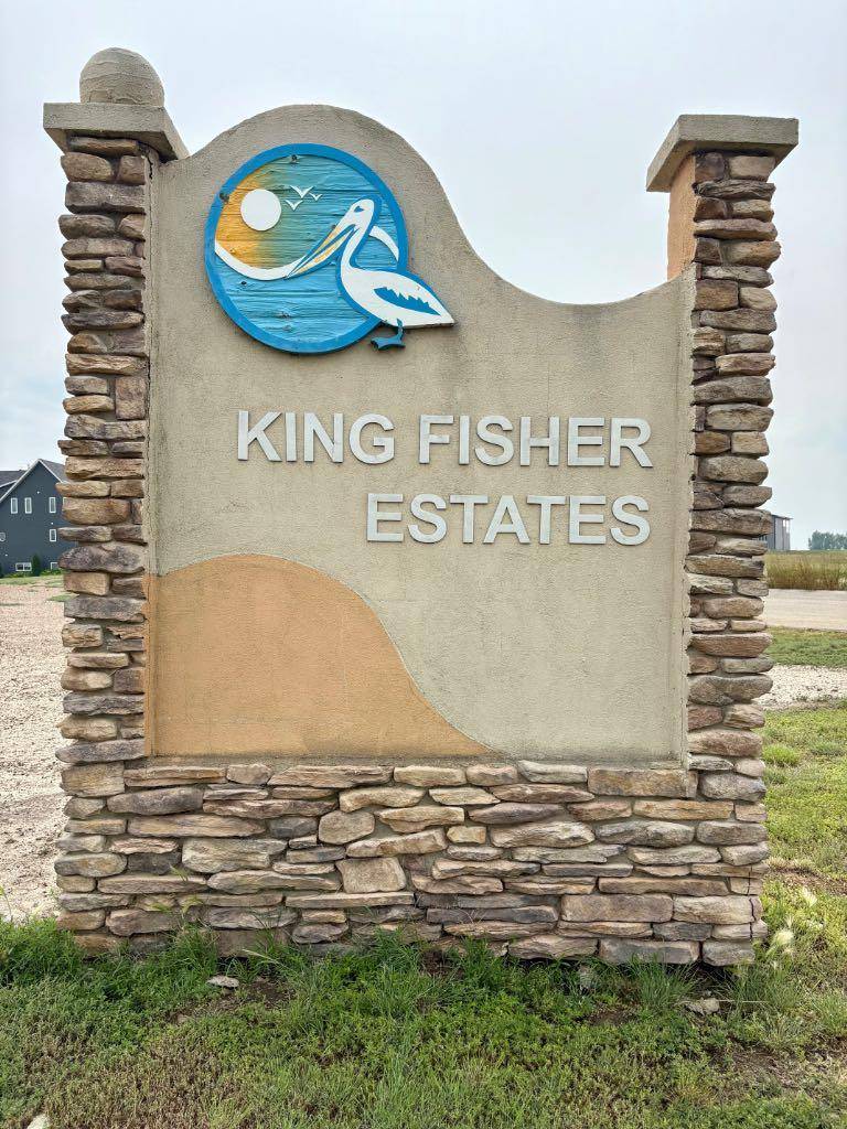 1 Kingfisher EST, Lake Newell Resort, AB T1R 0X5