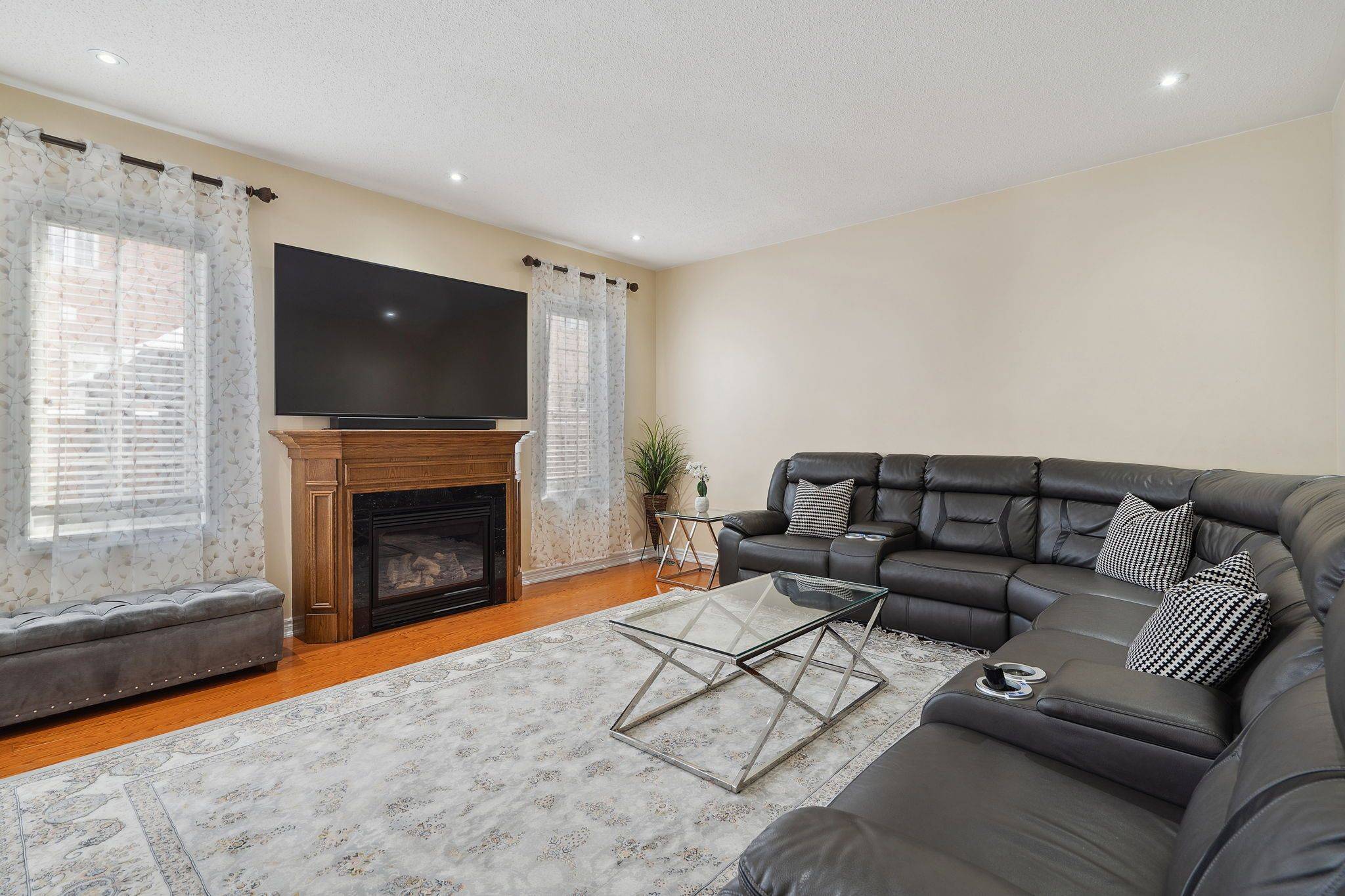 Vaughan, ON L4H 0N6,126 Josephine RD W