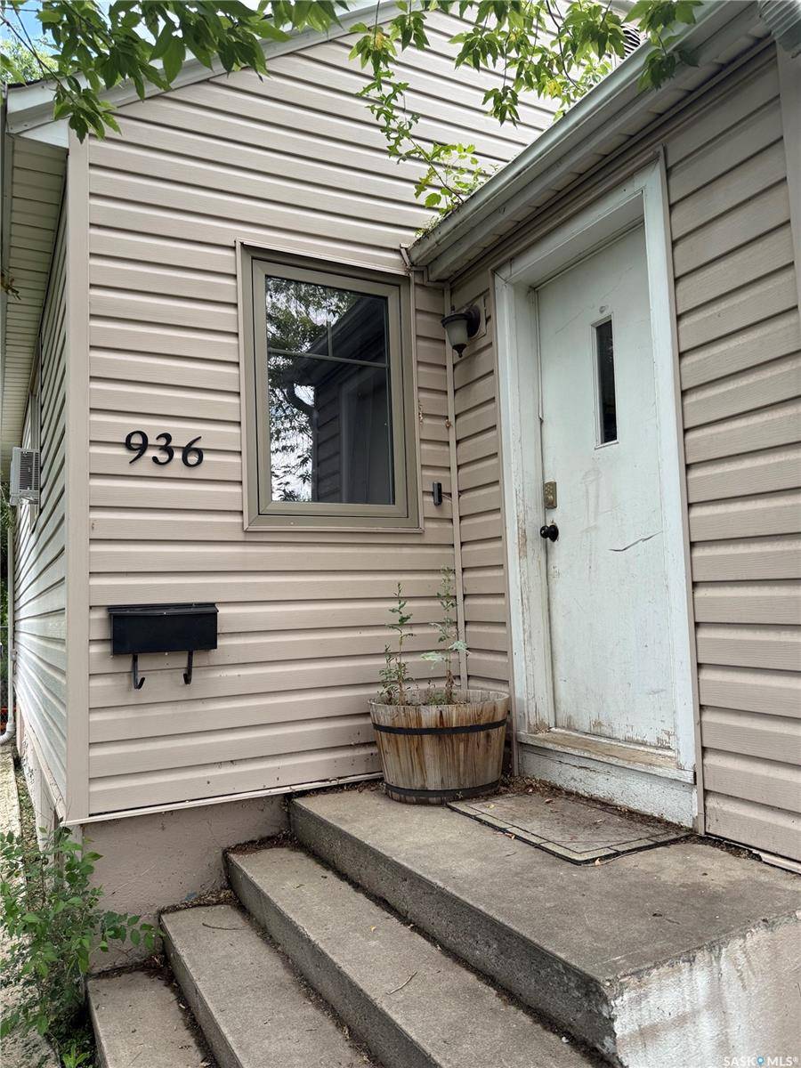 Regina, SK S4T 2B4,936 RAE STREET