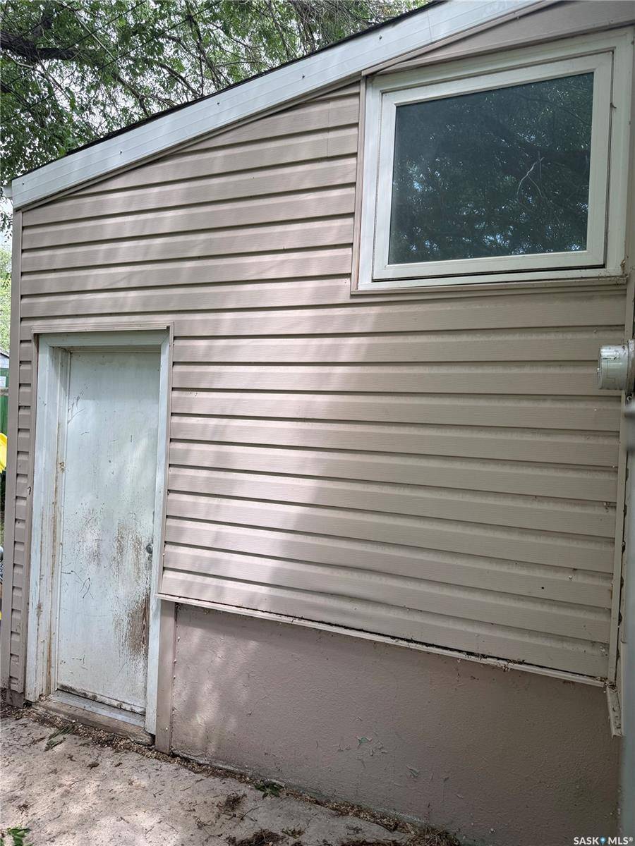 Regina, SK S4T 2B4,936 RAE STREET