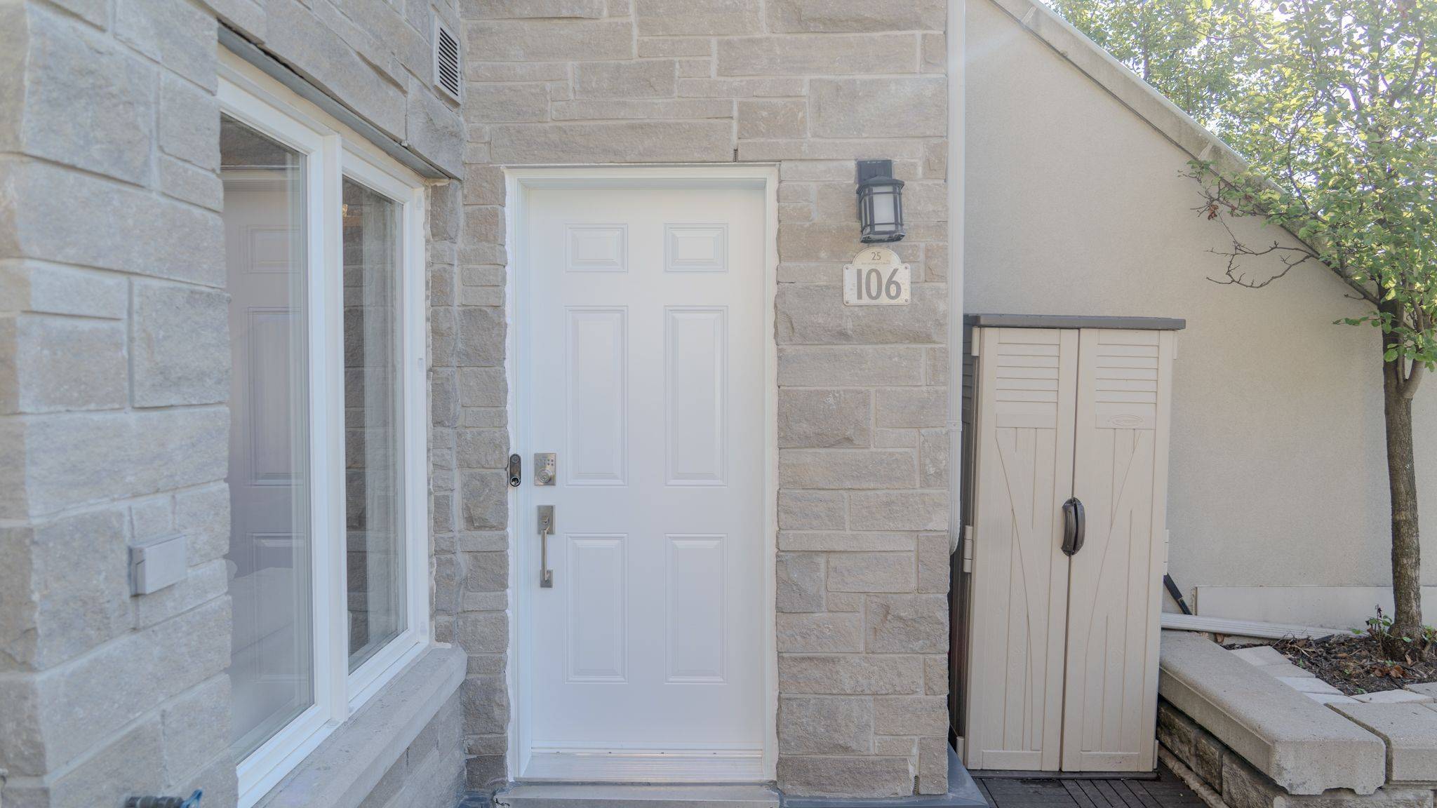 Toronto W09, ON M9R 0A3,25 Richgrove DR #106