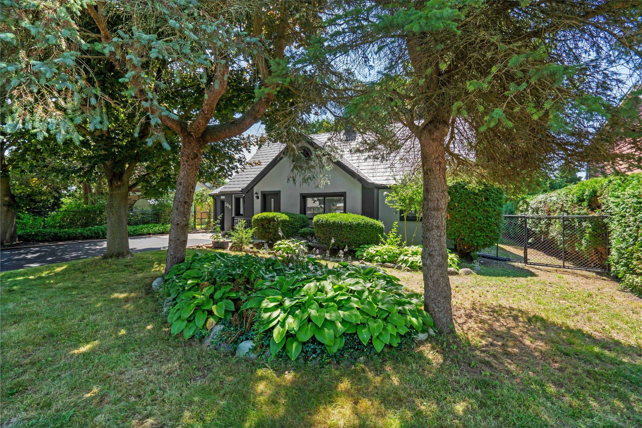 London North, ON N6H 3A1,596 Kingsway AVE N