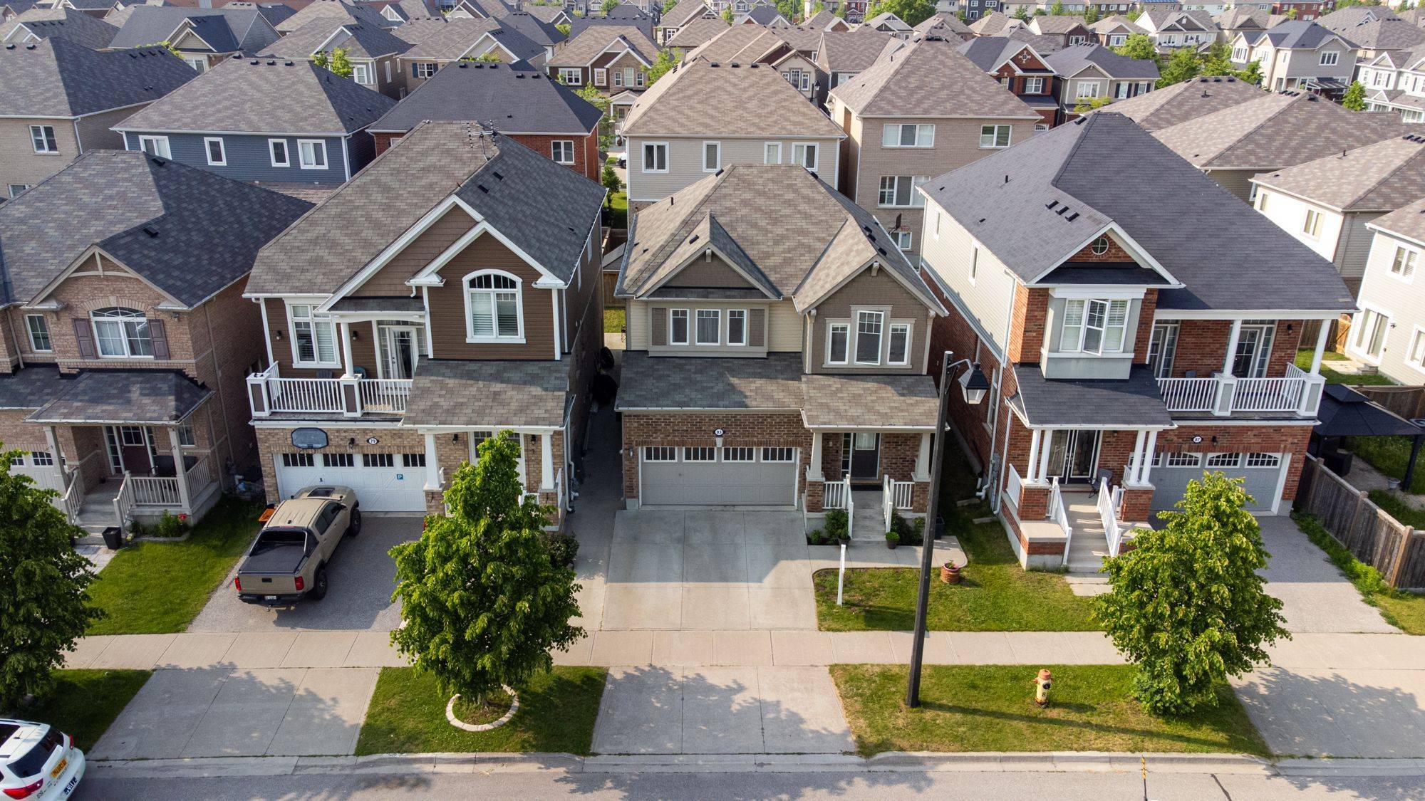 Kitchener, ON N2R 0K7,83 West Oak TRL
