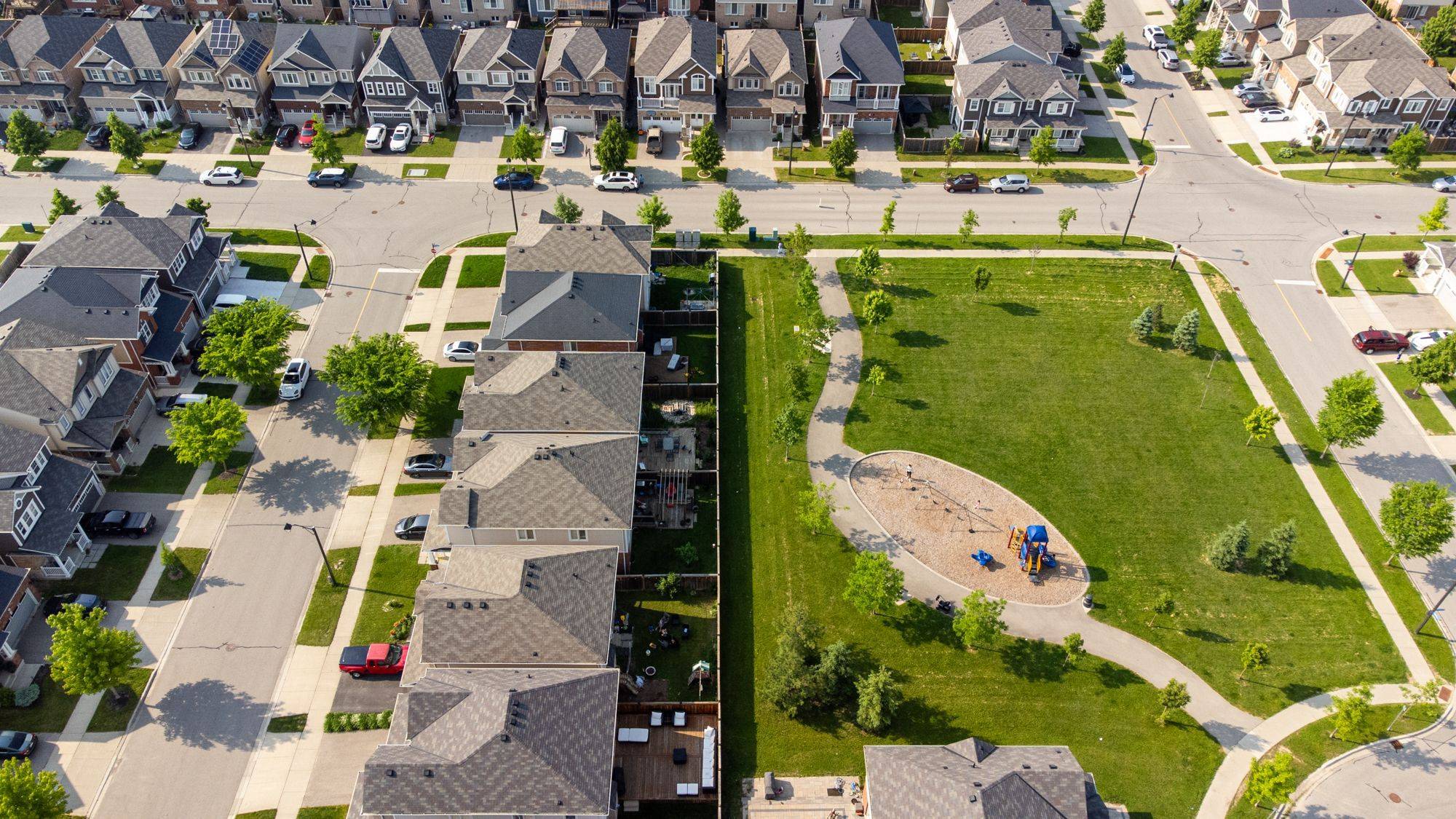 Kitchener, ON N2R 0K7,83 West Oak TRL