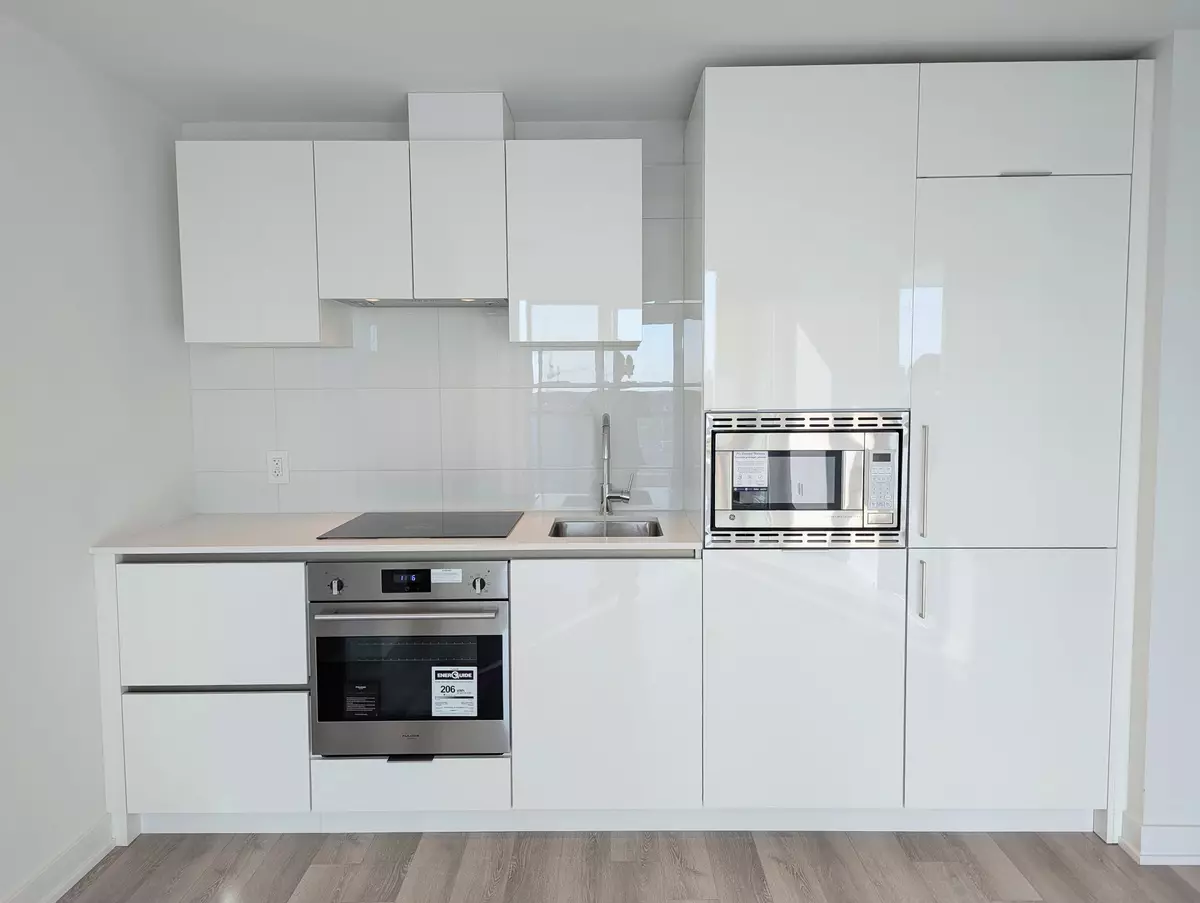 Toronto C01, ON M5T 0B8,121 St Patrick ST #1413