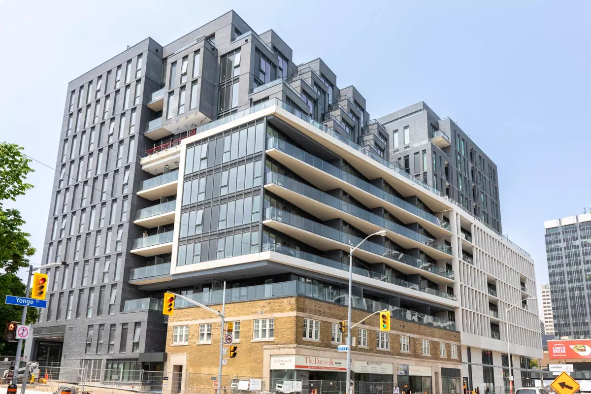 Toronto C03, ON M4S 2A5,8 Manor RD W #605