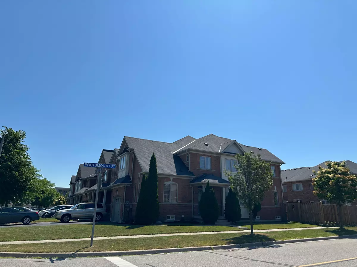 Whitby, ON L1R 0J4,35 Westport DR