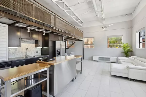 215 N Walton Street #2, Dallas, TX 75226