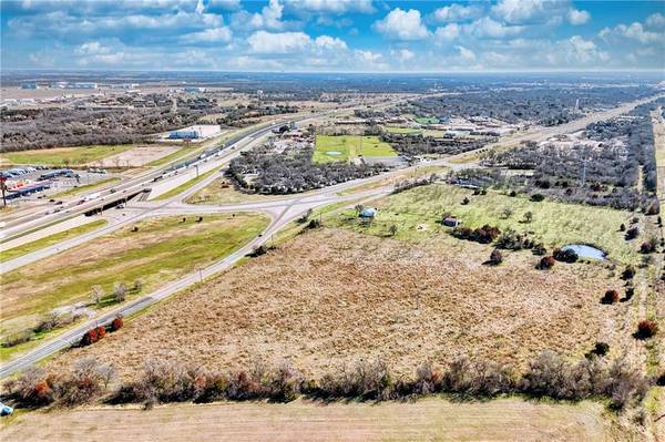 3273 Old Dallas Road, Elm Mott, TX 76640