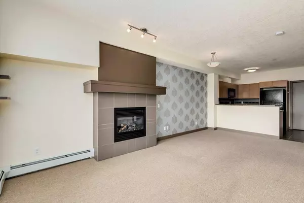 Calgary, AB T2T 2C8,2420 34 AVE SW #210