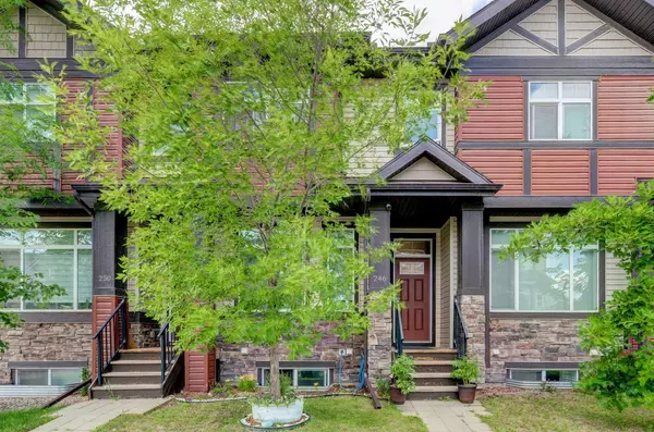 Calgary, AB T2X 2B7,246 Legacy Common SE