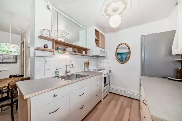 Calgary, AB T2N 0J3,701 3 AVE NW #101