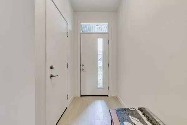Calgary, AB T2X 4V5,379 Wolf Creek MNR SE