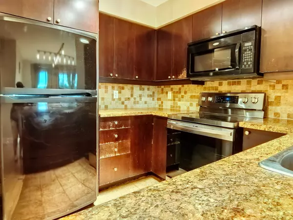 Toronto C07, ON M2M 4M7,15 Greenview AVE #406