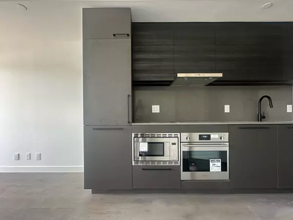 Toronto E02, ON M4L 0B7,1050 Eastern AVE #415