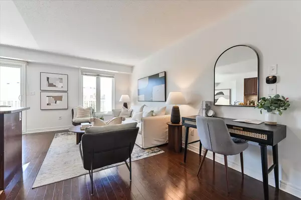Toronto E04, ON M1L 3Z5,647A Warden AVE #3