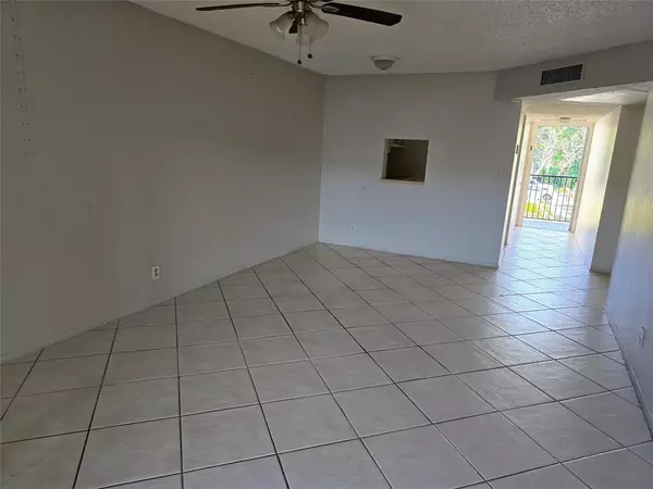 Tamarac, FL 33321,7925 Colony Cir #205