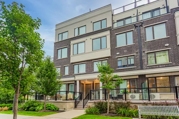 400 Alex Gardner CIR #74, Aurora, ON L4G 3G5