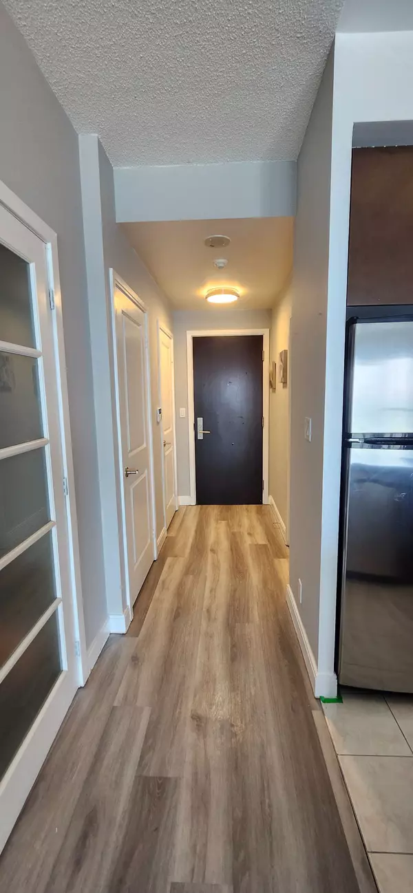 Mississauga, ON L4Z 0A8,50 Absolute AVE #4206