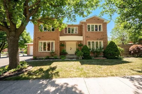 Oakville, ON L6J 6W4,2921 Caradoc LN