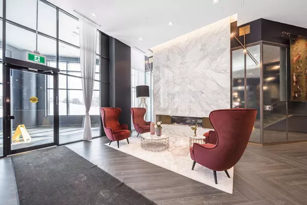 Oakville, ON L6M 5P4,405 Dundas ST W #526