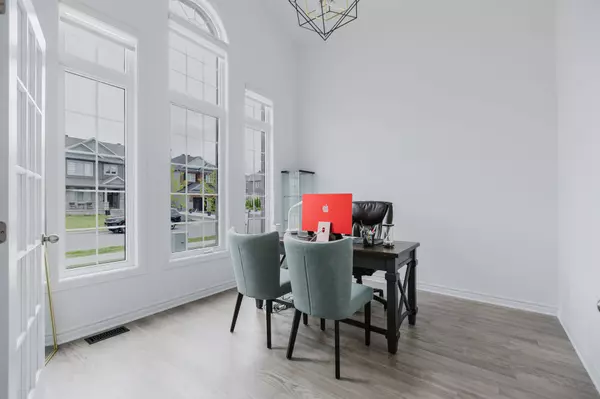 Carp - Huntley Ward, ON K0A 1L0,504 Albert Boyd Private