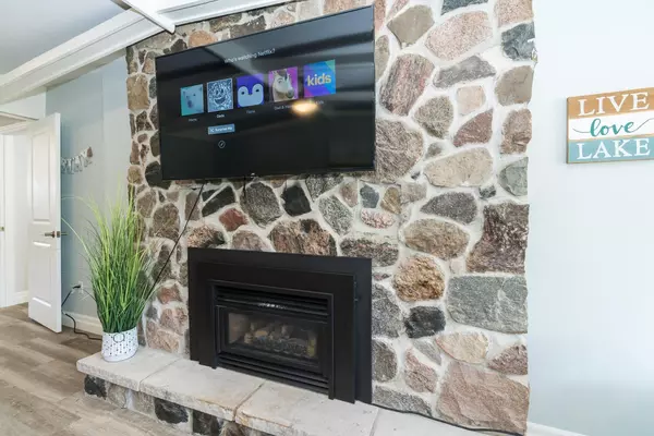 Lambton Shores, ON N0M 2L0,7583 Biddulph ST