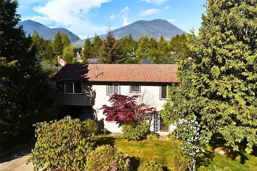 1689 Bay St, Ucluelet, BC V0R 3A0