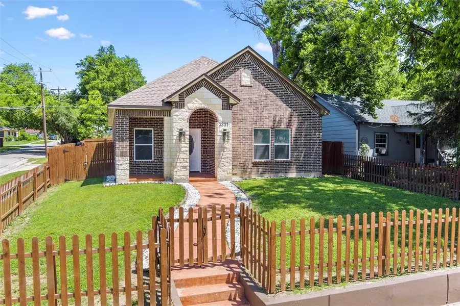 3301 Hanger Avenue, Fort Worth, TX 76105