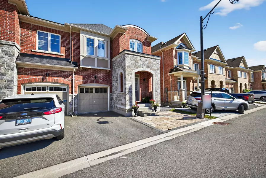 110 Maguire RD, Newmarket, ON L3X 0M1
