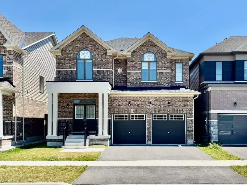126 Durham AVE #Upper, Barrie, ON L9J 0L8