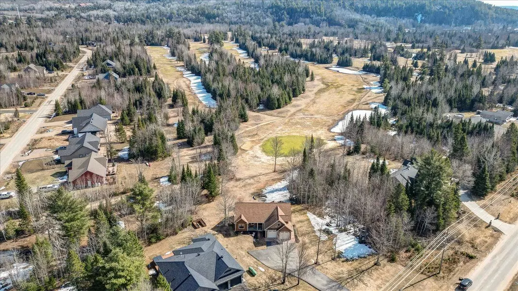 52 Nicklaus DR, Bancroft, ON K0L 1C0