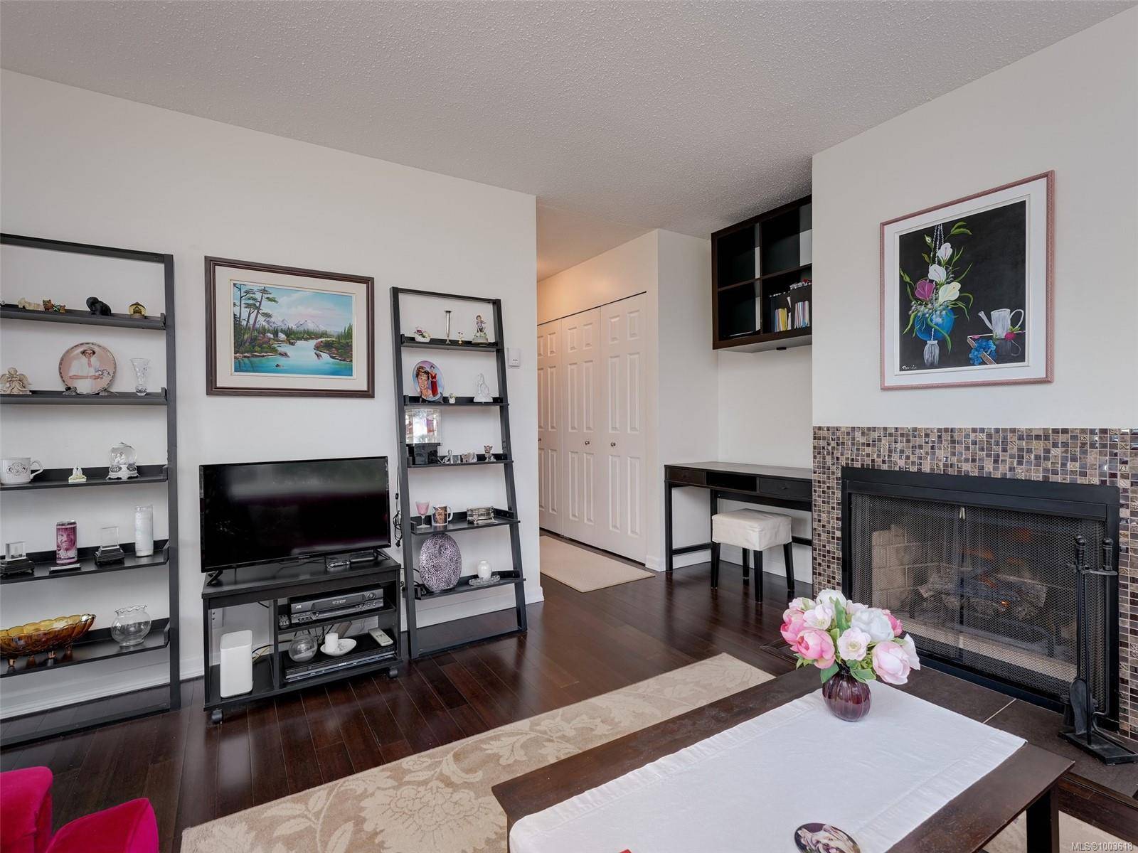 Victoria, BC V8R 6R8,1619 Morrison St #405