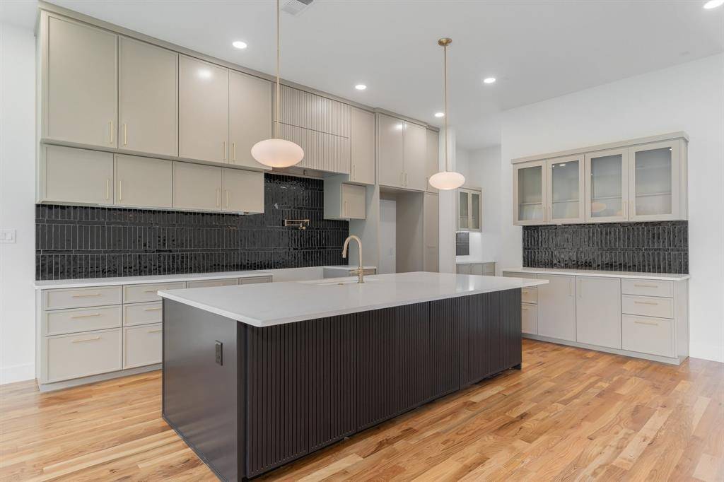 Dallas, TX 75220,3839 Hawick Lane