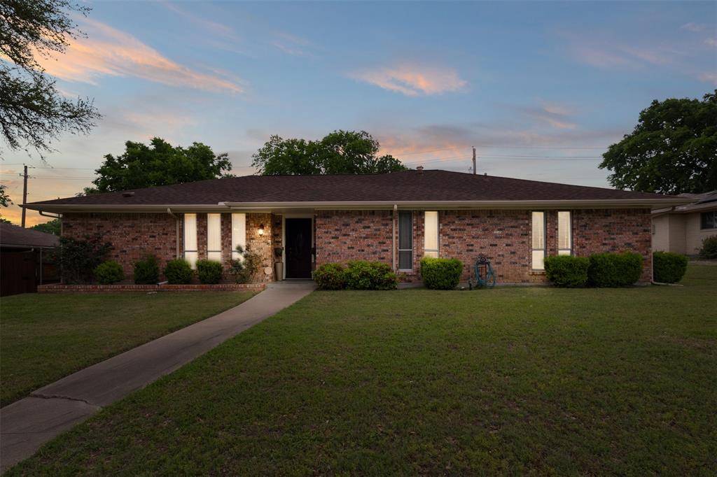 723 Cottonwood Drive, Desoto, TX 75115