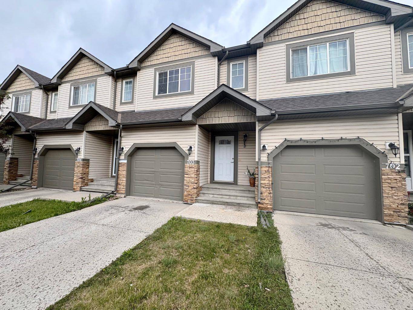 620 Luxstone LNDG SW #703, Airdrie, AB T4B 0B5