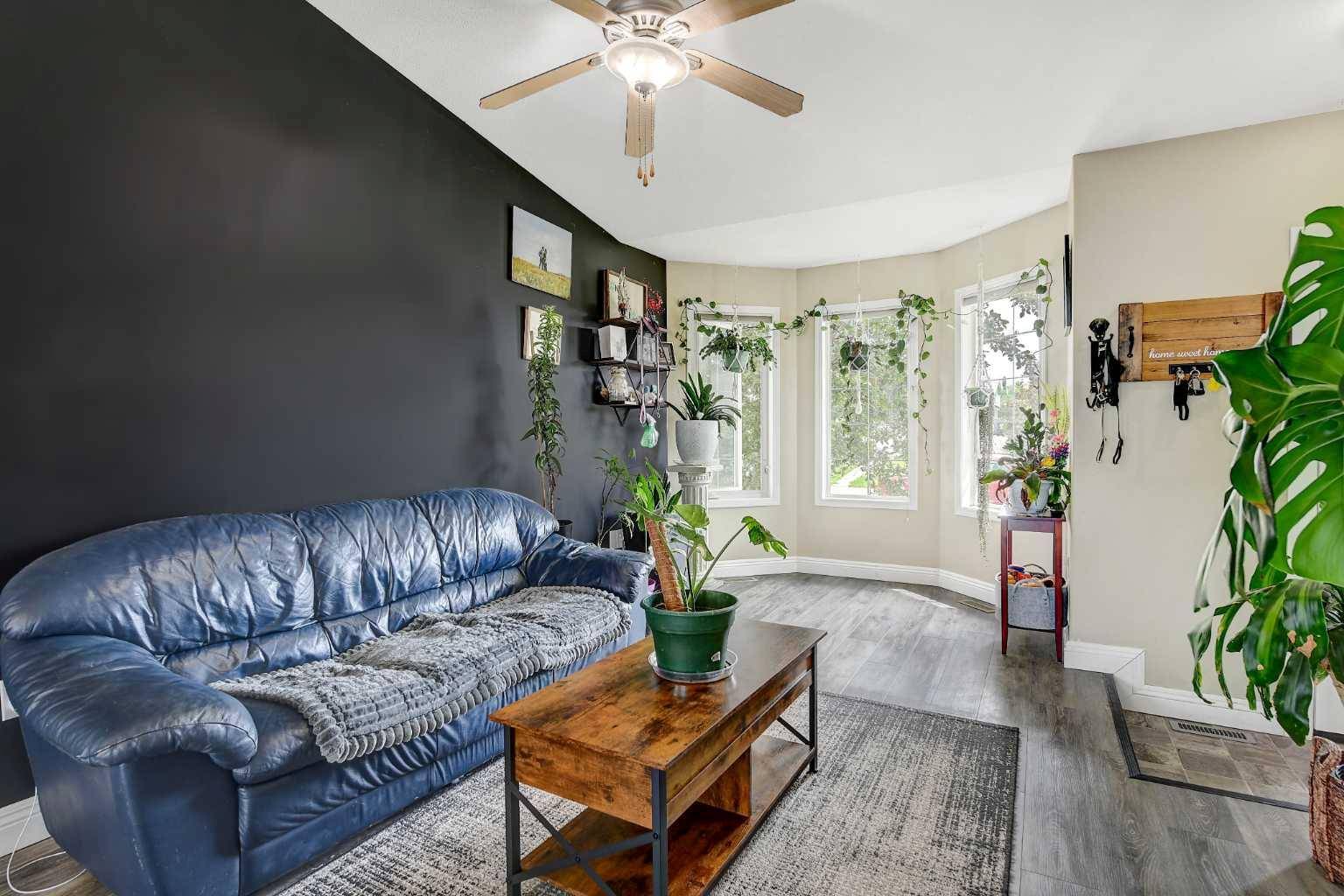 Grande Prairie, AB T8V7H4,12406 97A ST