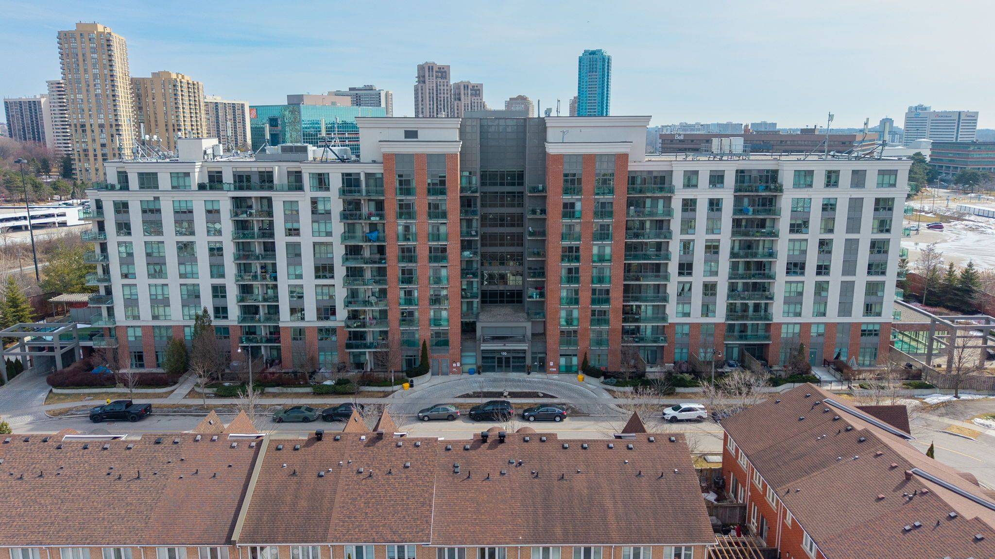 120 Dallimore CIR #102, Toronto C13, ON M3C 4J1