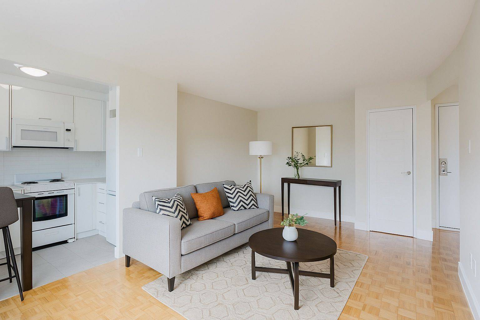 1291 Bayview AVE #405, Toronto C11, ON M4G 2Z9