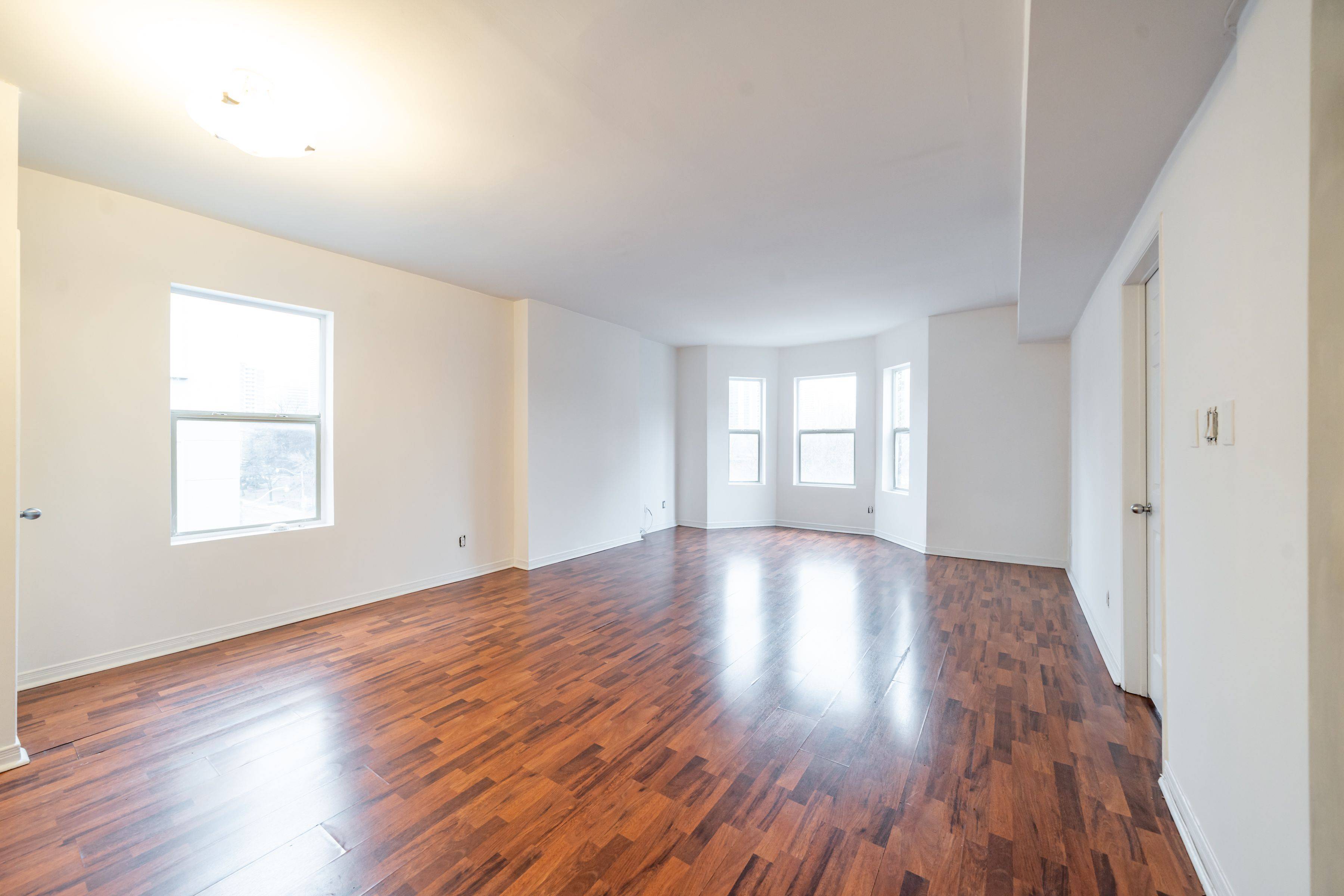 414 Jarvis ST #201, Toronto C08, ON M4Y 3C2