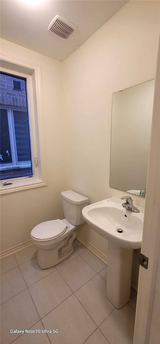 Brampton, ON L7A 5A6,19 Truffle CT E