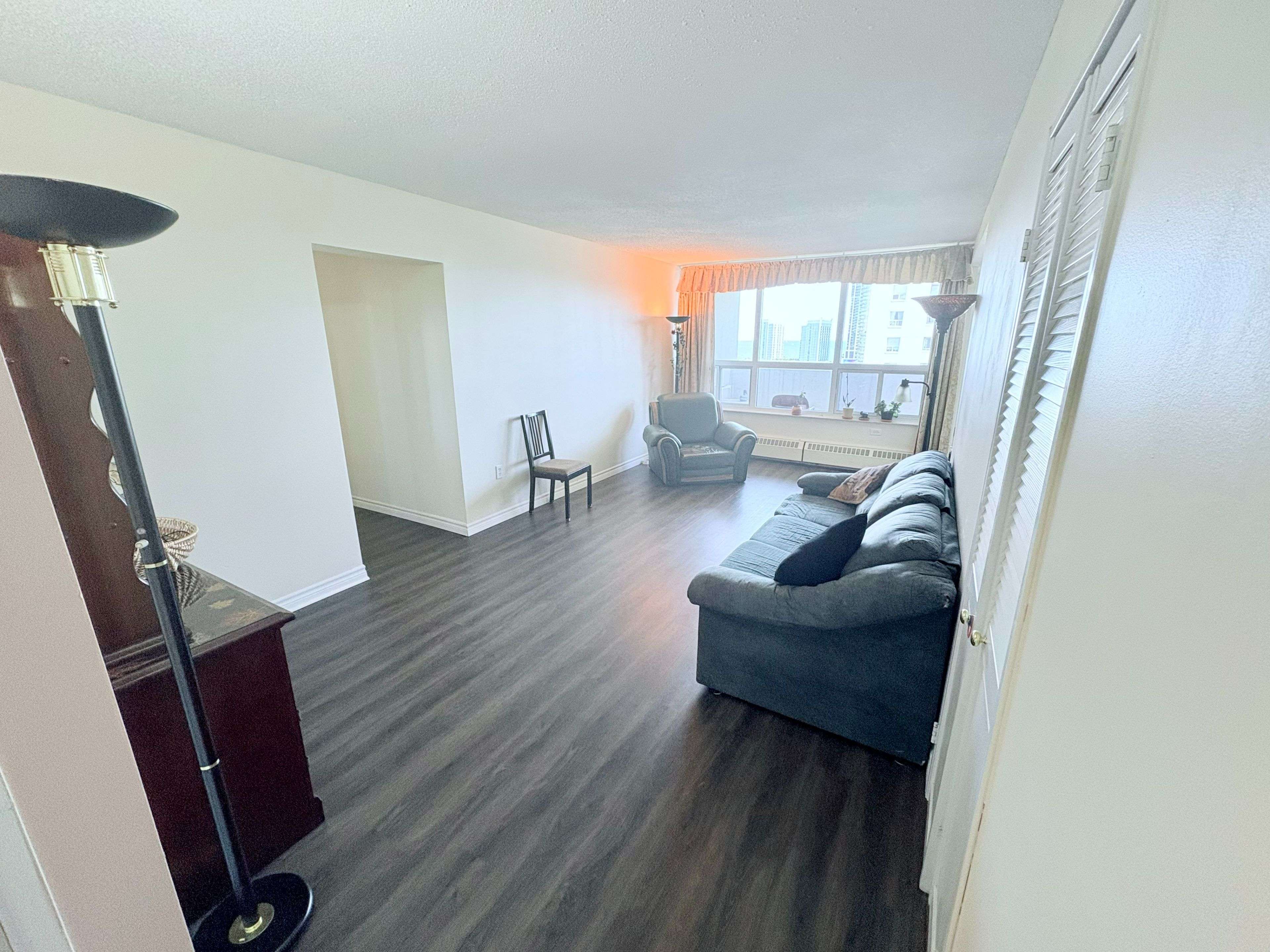 Toronto W01, ON M6S 3N6,65 Southport ST #1508