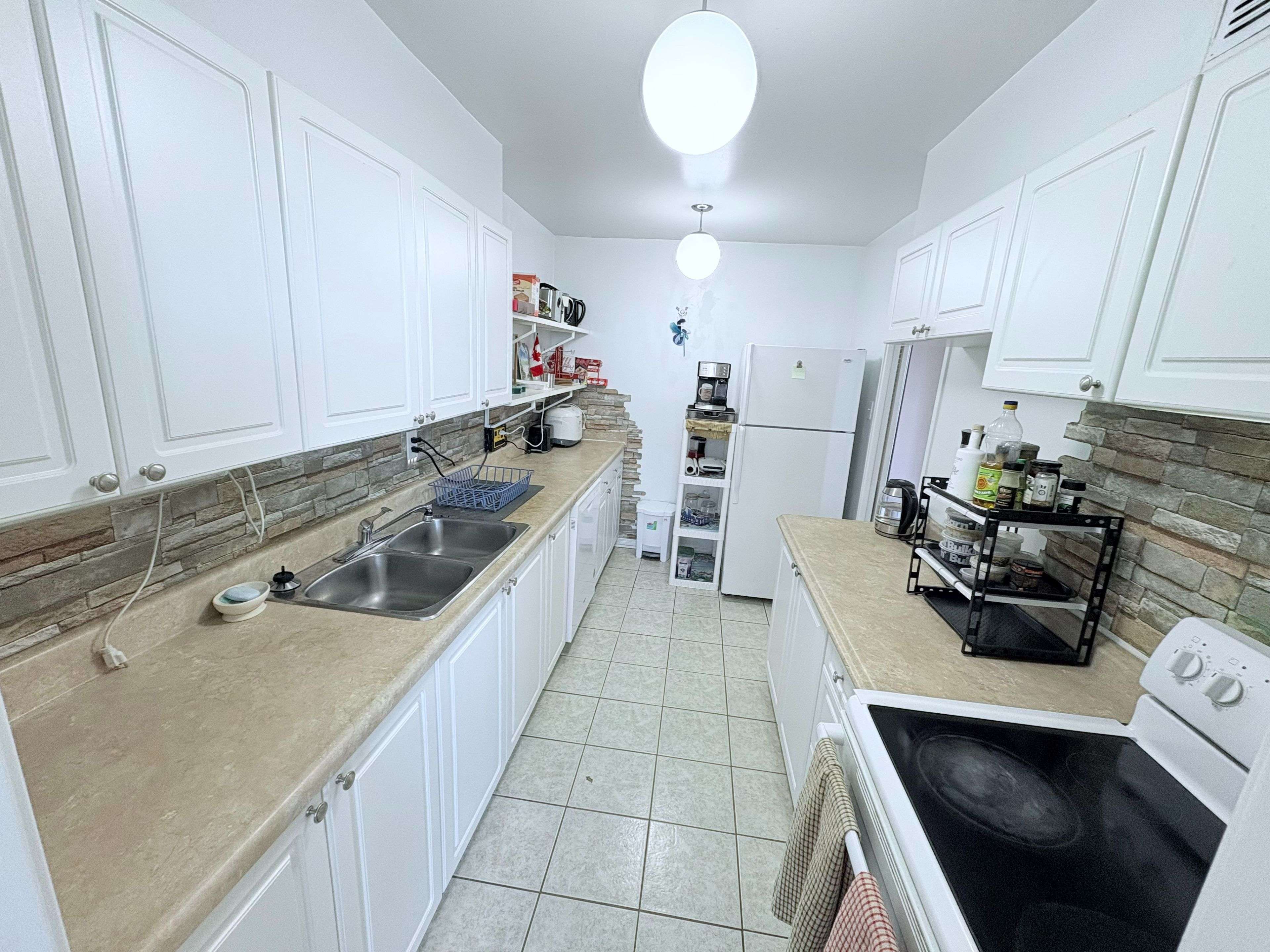 65 Southport ST #1508, Toronto W01, ON M6S 3N6