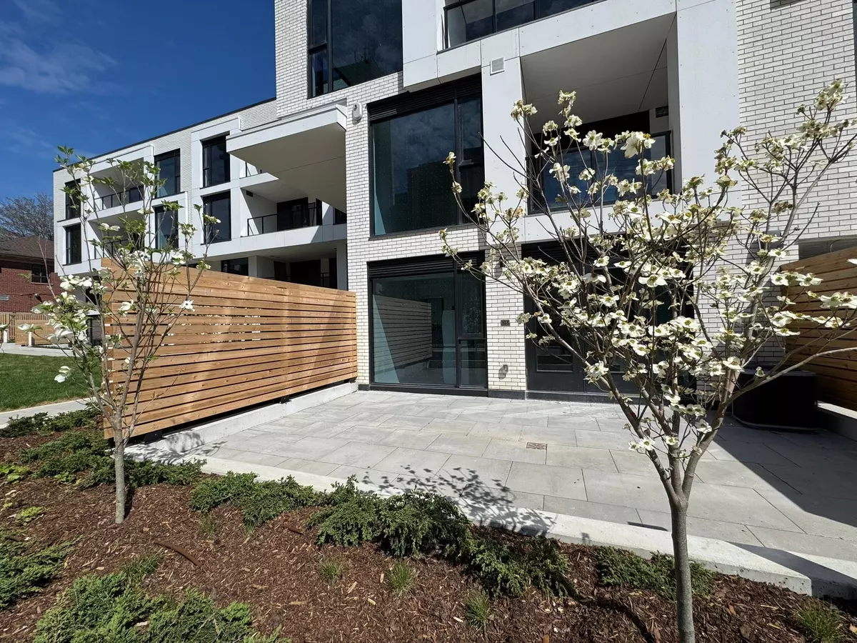 Toronto C10, ON M4P 1Z8,200 Keewatin AVE #103