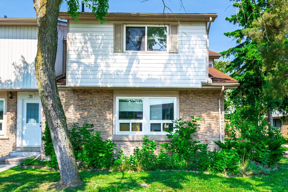 Mississauga, ON L5N 1M1,6540 Falconer DR #30