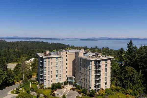 5388 Hill Rise Terr #602, Saanich, BC V8Y 3K3