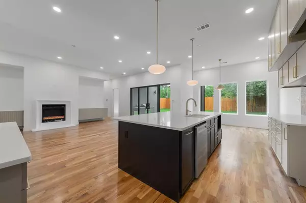 Dallas, TX 75220,3839 Hawick Lane