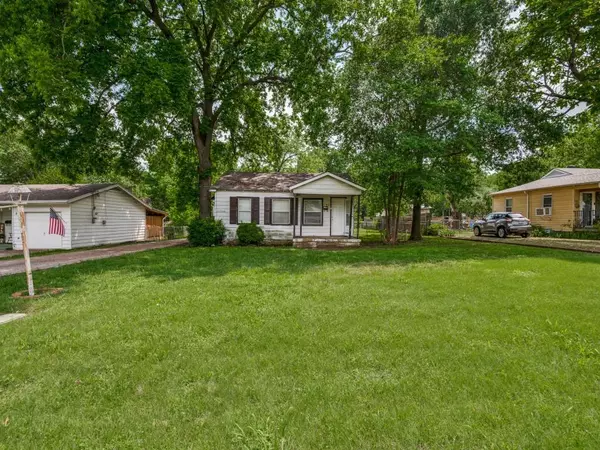 580 W 6th Street, Lancaster, TX 75146